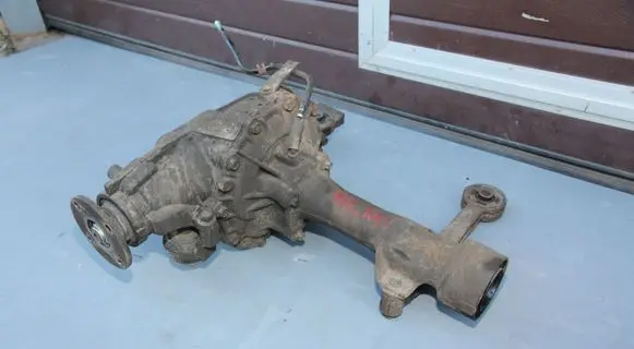 Toyota Land Cruiser (J120) Front differential 