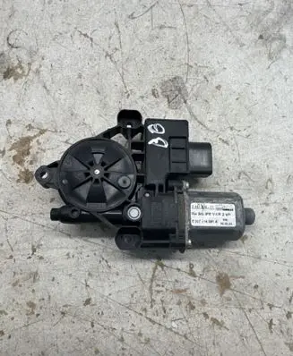 BMW 8 G15 Rear door window regulator motor 9481636 E007114081A