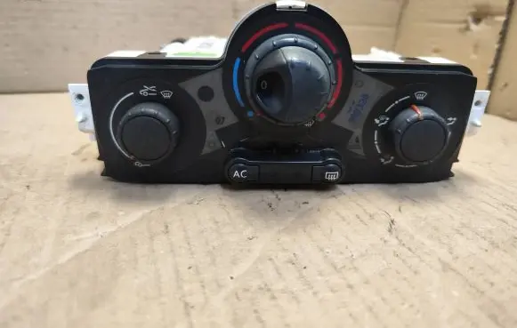 Renault Megane II Climate control unit 69580001 F8665720