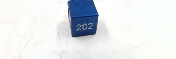 Volkswagen PASSAT B5 Other relay 8A0951253
