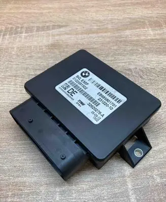 BMW 5 F10 F11 Hand brake control module 6858017 32620276A