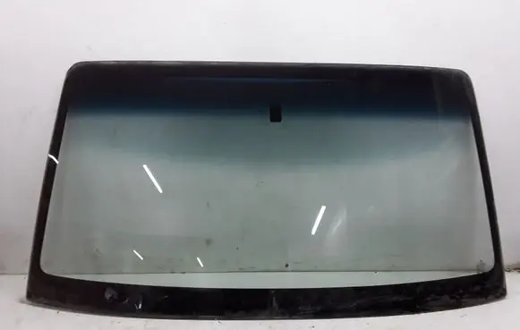 Mitsubishi Pajero Front windscreen/windshield window 