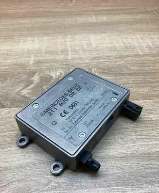 Mercedes-Benz E W211 Aerial antenna amplifier 2118200885
