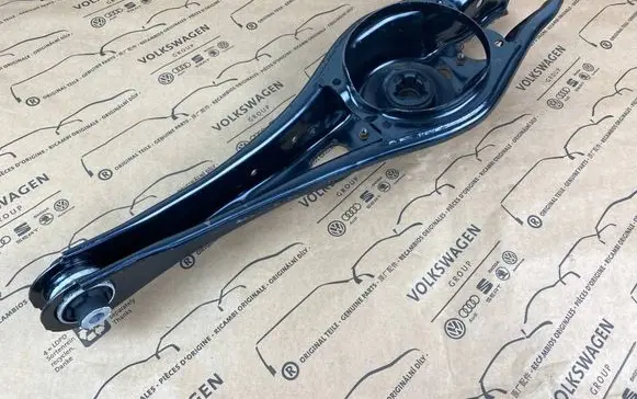 Volkswagen PASSAT B8 Rear control arm 3Q0505311G 3Q0505371E