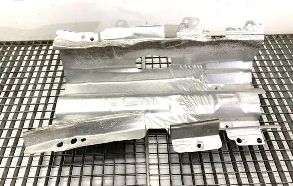 Land Rover Range Rover Evoque L551 Exhaust heat shield P8D29C141AC