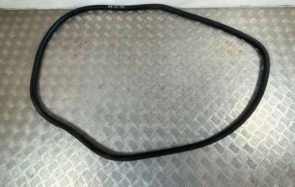 Mitsubishi Outlander IV Rear door rubber seal (on body)