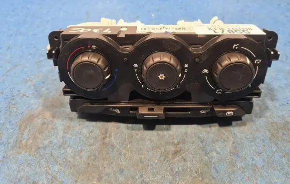 Peugeot 301 Tailgate/trunk/boot open switch 9807081177