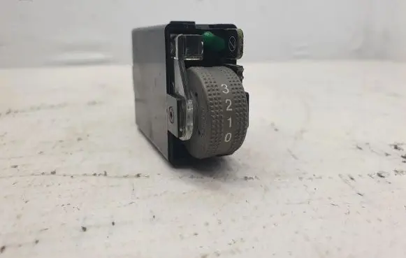 KIA Sorento Headlight level height control switch 3410017M012