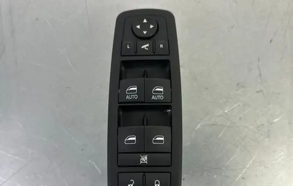 Jeep Grand Cherokee Electric window control switch 10034858