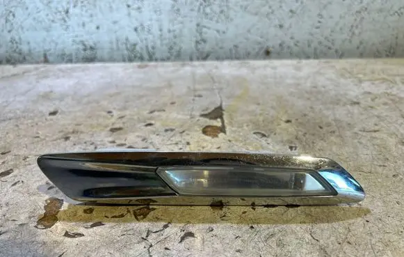 BMW 5 F10 F11 Front fender indicator light 7154167 7154169