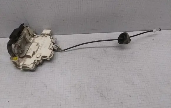 Audi A4 S4 B7 8E 8H Front door lock 8E1837015AA