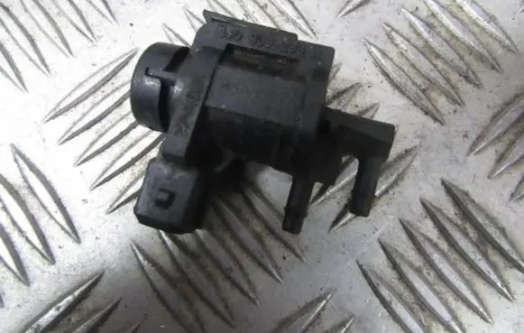 Audi A4 S4 B6 8E 8H Turbo solenoid valve 1J0906283A