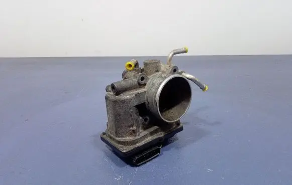 Toyota Avensis Verso Throttle body valve 2203028050