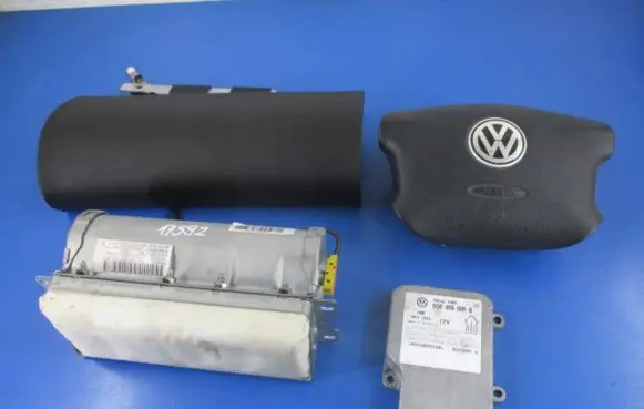 Volkswagen PASSAT B5.5 Airbag set 3B0880201AM