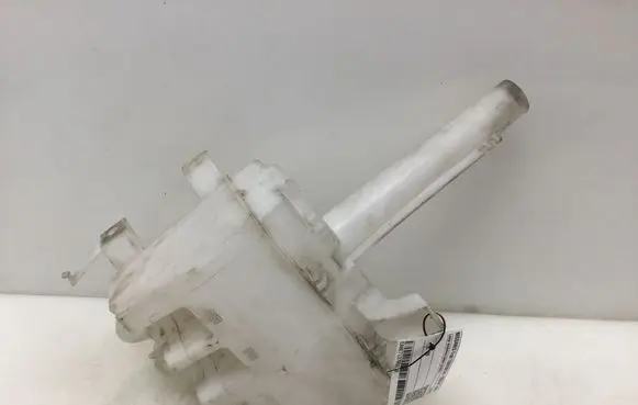 Nissan X-Trail T30 Windshield washer fluid reservoir/tank 