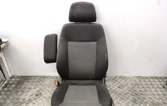 Opel Zafira B Front driver seat 