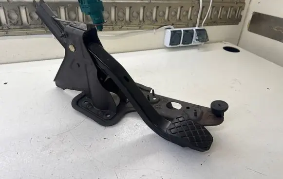 Volkswagen Multivan T5 Brake pedal 7H1721057 0377155