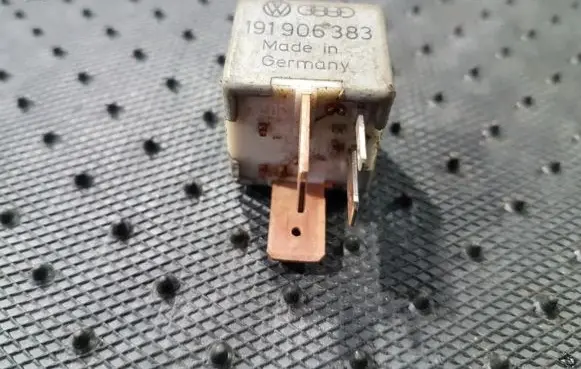 Volkswagen Golf IV Other relay 191906383