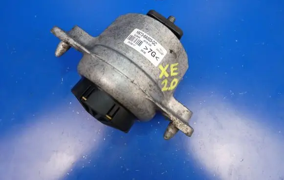 Engine mount bracket