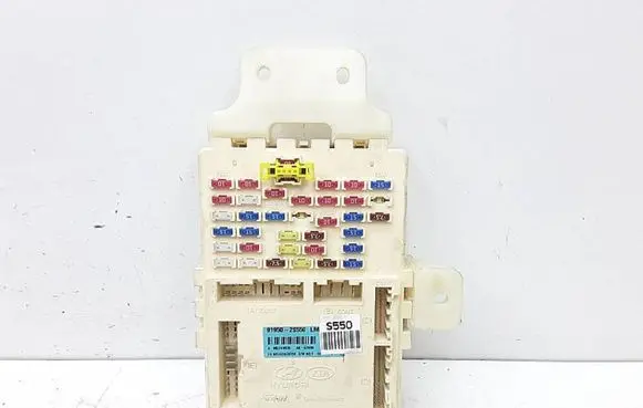 Hyundai ix35 Fuse module 919502S550