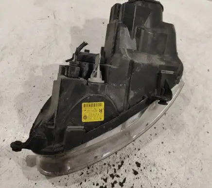 Volkswagen Golf V Headlight/headlamp 0301212204