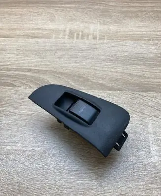 Toyota Avensis T250 Electric window control switch 7427205020
