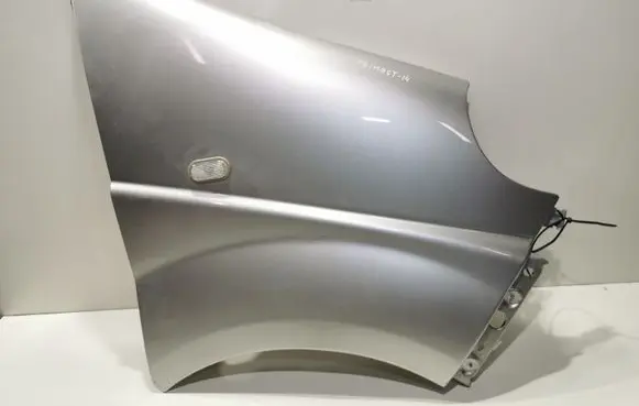 Nissan Primastar Fender