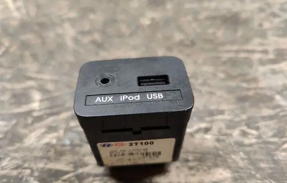 KIA Optima USB socket connector 961202T100