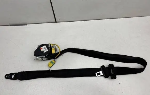 Volkswagen Touareg I Front seatbelt 7L0857705H