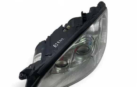 Mercedes-Benz S W221 Headlight/headlamp A2218202561