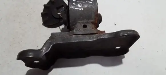 Mitsubishi Lancer Engine mount bracket