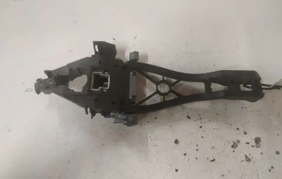 Rear door exterior handle/bracket