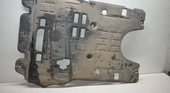Citroen C4 I Engine splash shield/under tray 