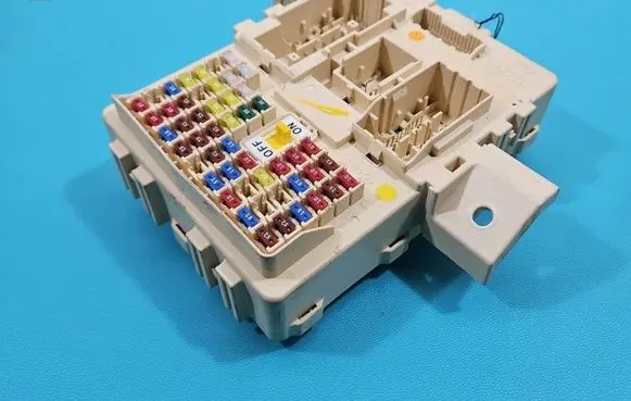 Fuse box set