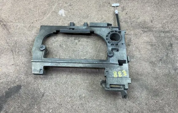 Front door exterior handle/bracket