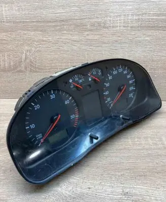 Volkswagen PASSAT B5 Speedometer (instrument cluster) 3B0919861JX 110208793 023