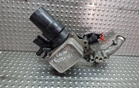 Renault Clio V Oil filter mounting bracket S27624133 213058627R