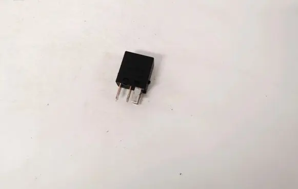 Volvo S40, V40 Other relay mb953382