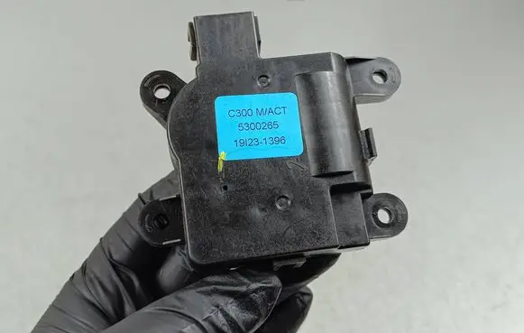 SsangYong Korando Air flap motor/actuator C300MACT 5300265 191231396
