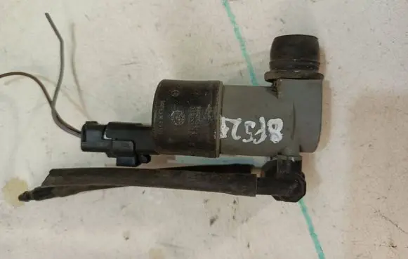 Peugeot 308 Windscreen/windshield washer pump 9641553880
