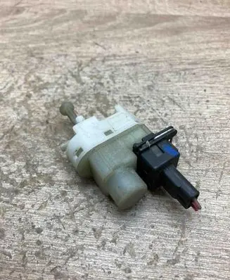 Ford Mondeo MK I Brake pedal sensor switch 93BB9C872AD