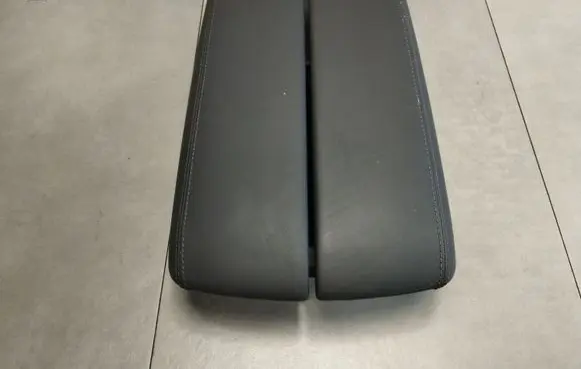 Audi A8 S8 D4 4H Glove box central console 4H0863075K