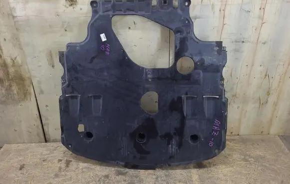 Mazda 5 Engine splash shield/under tray K6805