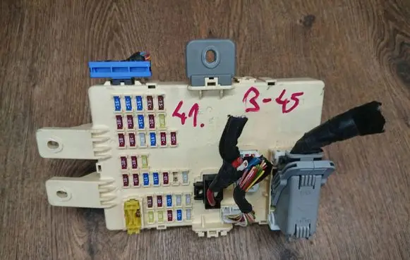 KIA Sportage Fuse module 10C07