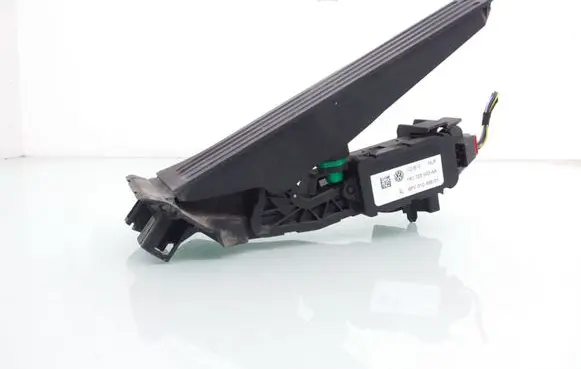 Volkswagen PASSAT B7 Accelerator throttle pedal 1K1723503AA 6PV010498 6PV01049801