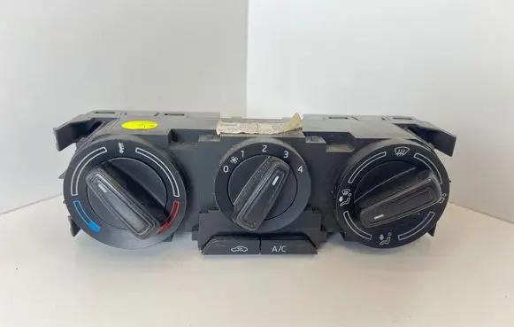 Skoda Fabia Mk3 (NJ) Climate control unit 6V0820045C