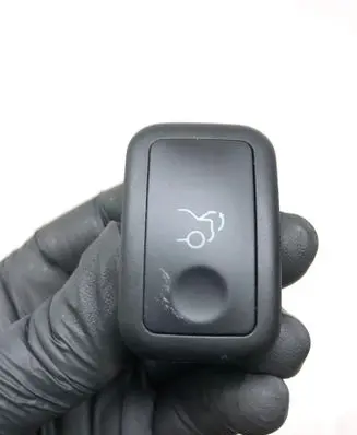 Mercedes-Benz C W204 Tailgate opening switch A2048707051
