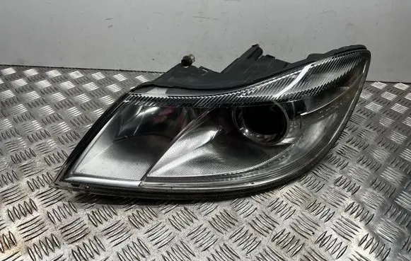 Skoda Octavia Mk2 (1Z) Headlight/headlamp 1Z1941015F 1EL24705201