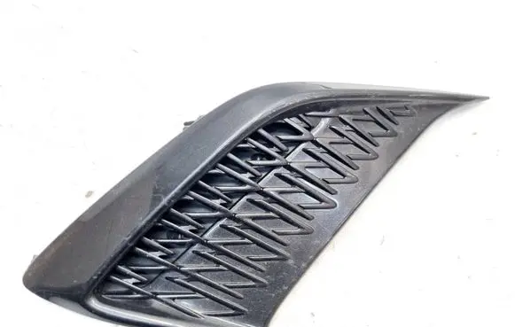 Front bumper lower grill