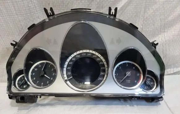 Mercedes-Benz E W212 Speedometer (instrument cluster) A2129004113